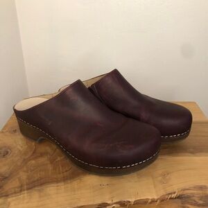 Dansko Dark Brown Leather Clogs size 9 Comfort Slip On Closed Toe